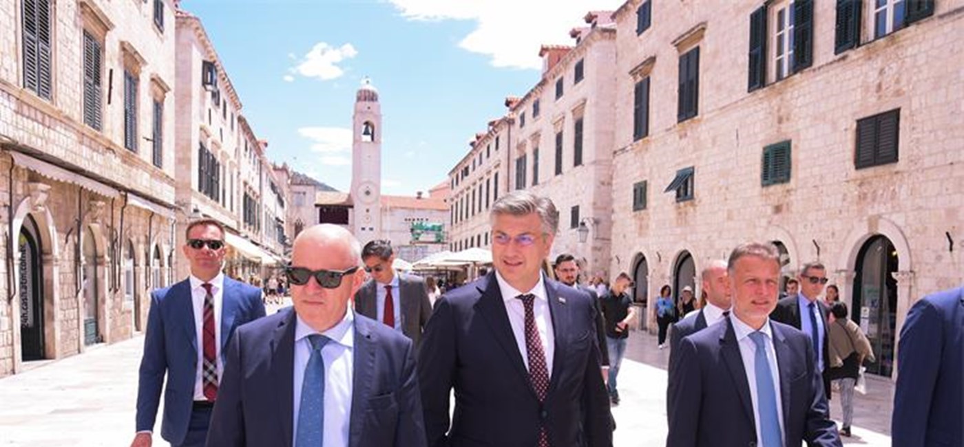 Plenković s Dobroslavićem i Frankovićem: Dobra sezona i Pelješki most -  izazovno vrijeme je iza nas, a novo pred nama